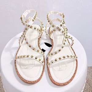 Guess Yamara Studded White Gladiator Strappy Sandals  Size 8.5